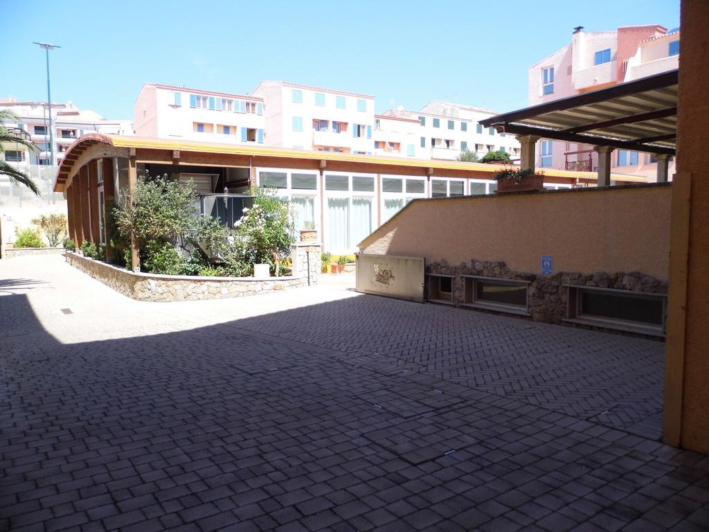 Le Nereidi Hotel Residence La Maddalena  Buitenkant foto