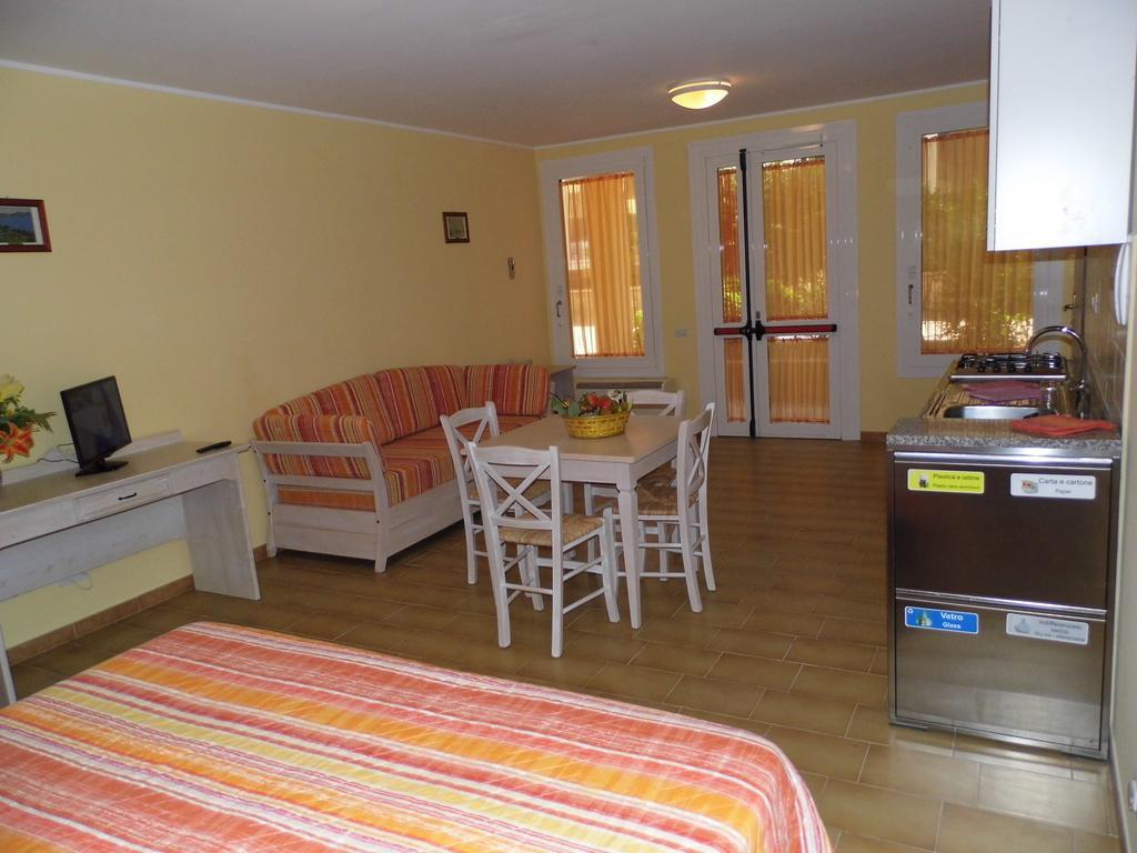 Le Nereidi Hotel Residence La Maddalena  Buitenkant foto