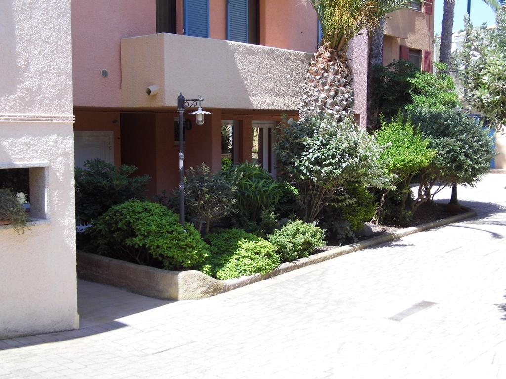 Le Nereidi Hotel Residence La Maddalena  Buitenkant foto