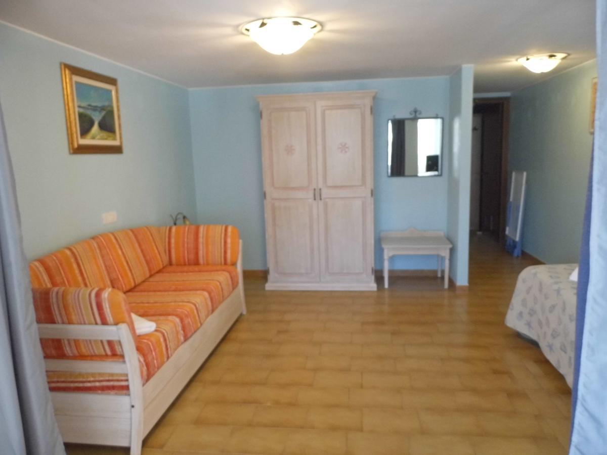 Le Nereidi Hotel Residence La Maddalena  Buitenkant foto