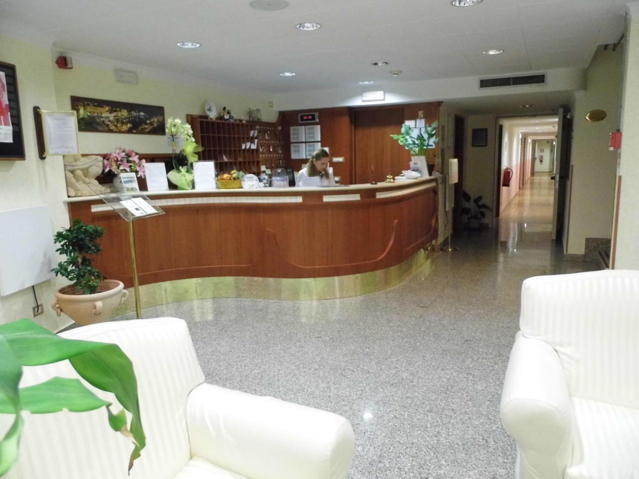 Le Nereidi Hotel Residence La Maddalena  Buitenkant foto