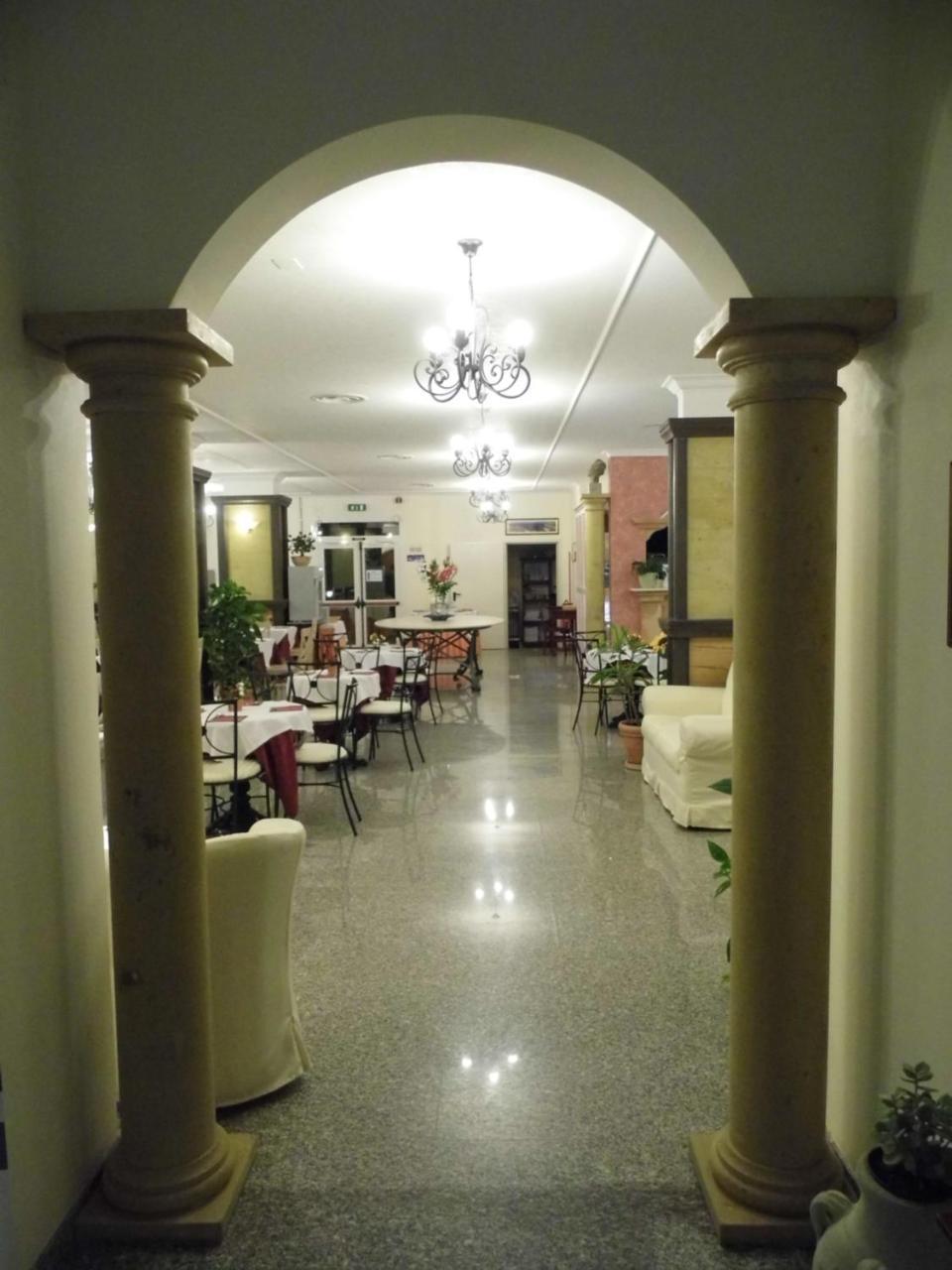Le Nereidi Hotel Residence La Maddalena  Buitenkant foto